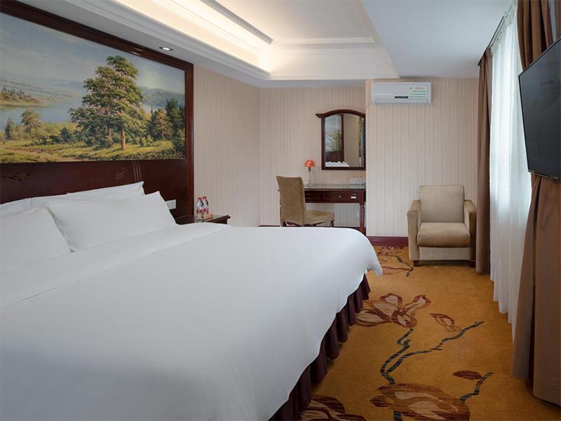 Vienna Hotel Dongguan Chang'An Mid Zhen'An Road ภายนอก รูปภาพ